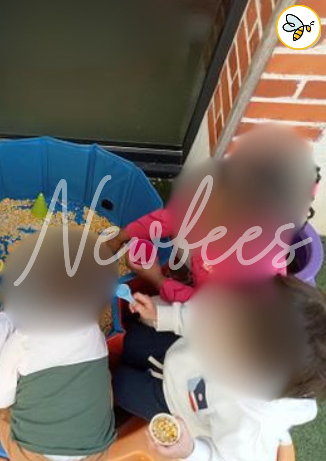 Jeu sensoriel avec des graines